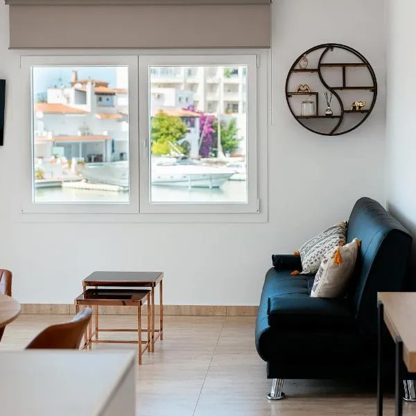 WELCS APARTAMENTO 263 EMP con vistas al canal, хотел в Емпуриабрава