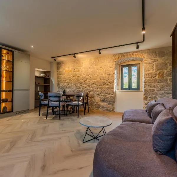 Levanat Iž, hotel di Veli Iz