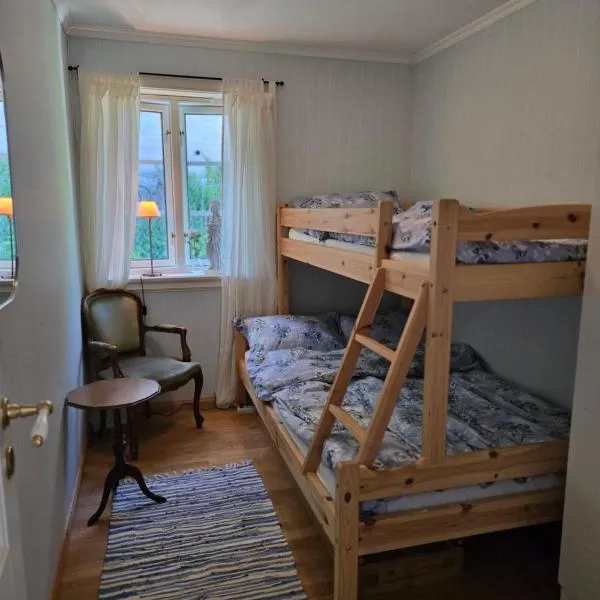 Strømsbuveien 52, hotel in Arendal