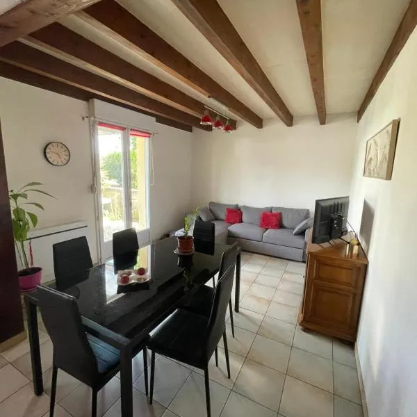 Entre lacs, balades et culture, hotel a Salmiech