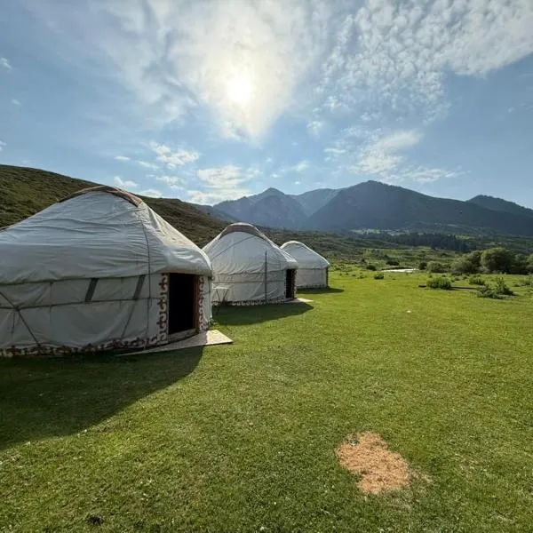 Ak-Tash Yurt Camp, hotel v destinaci Chong-Kyzylsu