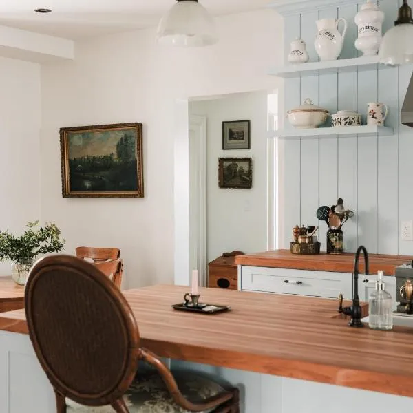 Little Louis - A Princely Take on a County Getaway, hotel in Mountain View
