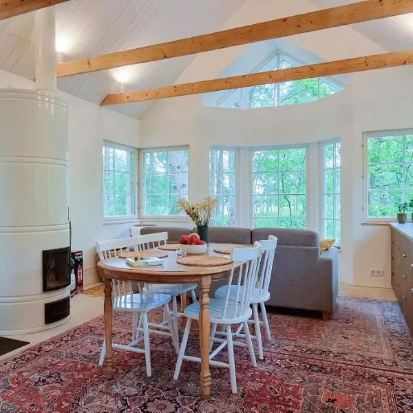 Meremaa Ateljee, hotel din Salinõmme