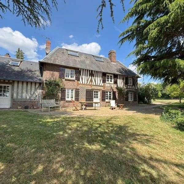 Maison familiale avec jardin magnifique de 1,5ha，Le Mesnil-Germain的飯店