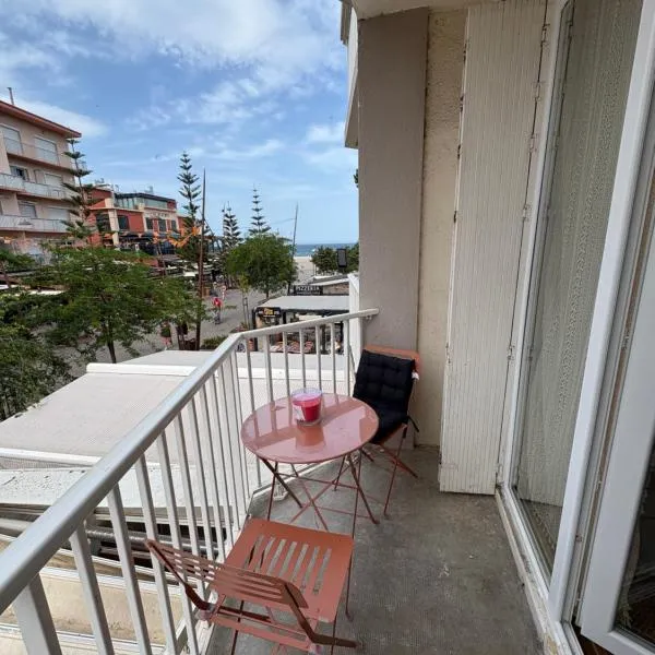 F2 - Vue mer - Plage centre, hotel in Argelès-sur-Mer