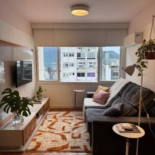 Apt com ar condicionado a 500m da Praia de Ipanema