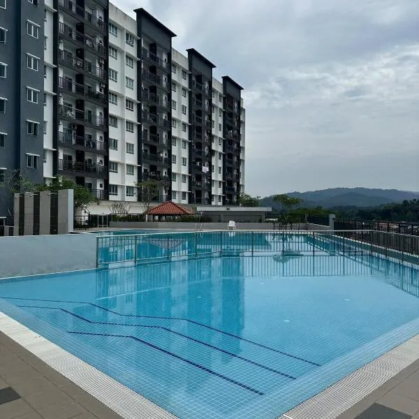 Cozy Condo with Scenic Views near Kuala Lumpur, hotel v destinaci Hulu Langat