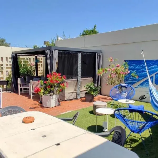Maison avec patio，阿爾勒的飯店