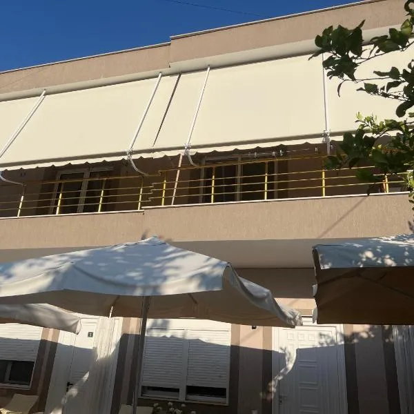Villa Roel 2 -apartments, hotel in Vlorë