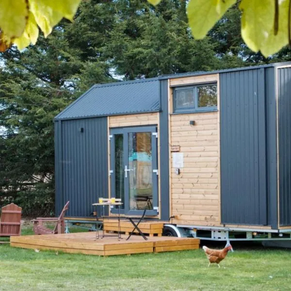 Sugar Hut by Tiny Away, hotel in Great Horkesley