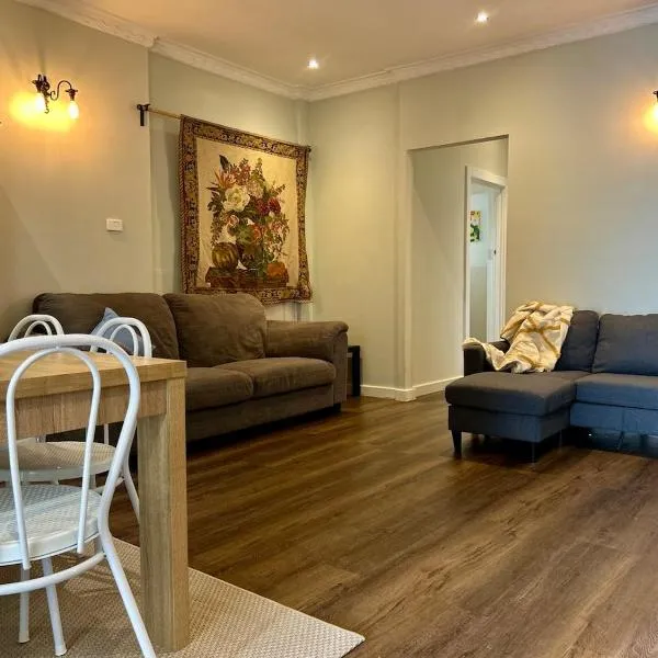 Hove Smart Stay, Attached 2 bed apartment, South Australia, Hotel in Hove