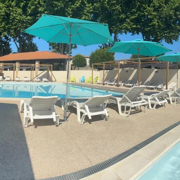 Camping Le Pre Saint-Andre, hotel v destinaci Souvignargues
