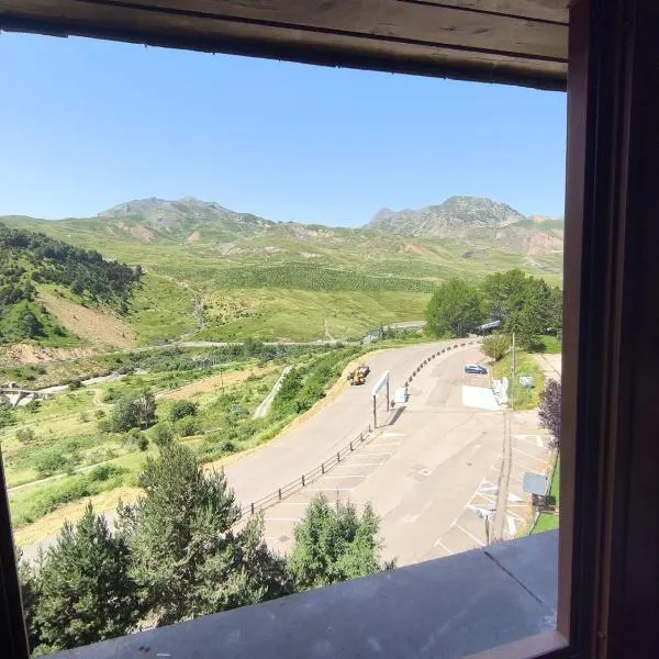 Ático en Formigal - Parking Privado Incluido、フォルミガルのホテル