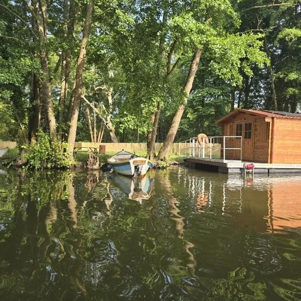 cabane bateau, hotel in Nort-sur-Erdre