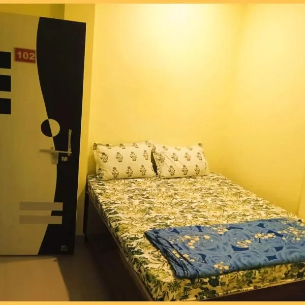 HOTEL"OM-SAI-PAYING"Near Kashi Vishwanath Temple - Provided Budget Rooms With Wi-fi Facility - Best Guest House In Varanasi, hotel u gradu Varanasi