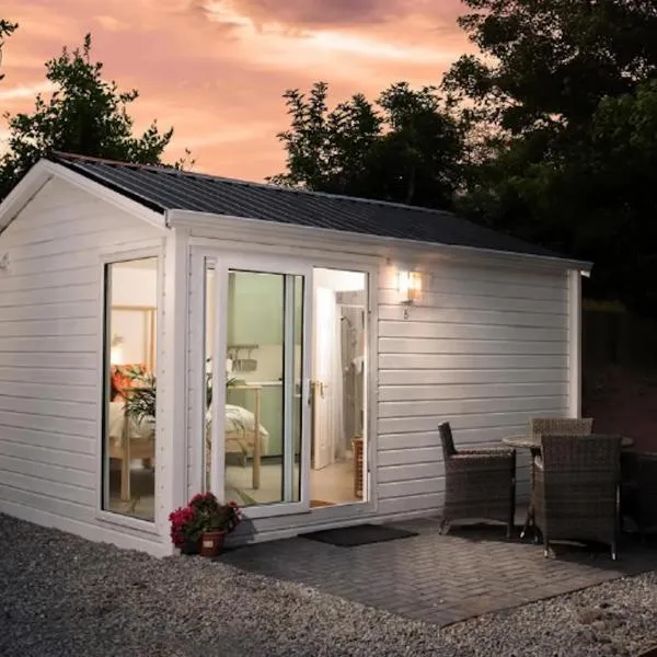 Dunmore East Glamping Cabins, hotel v destinaci Dunmore East