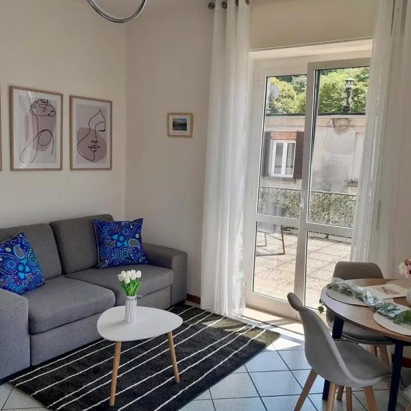 Anisa Home 2, hotel u gradu Senna Comasco