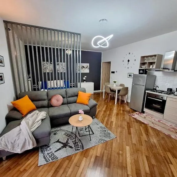 Naisa Home, hotel in Como