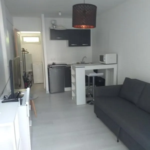 studio meublé wifi à proximité du tram, hotel v destinácii Castelnau-le-Lez