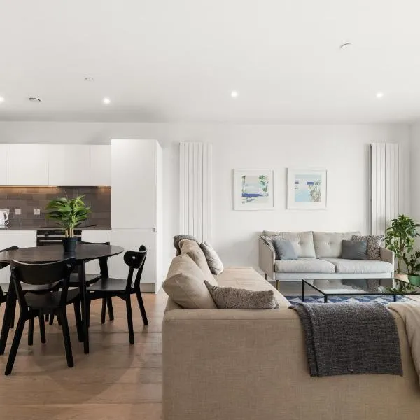Spacious modern 1 bed Apartment., hotel in London