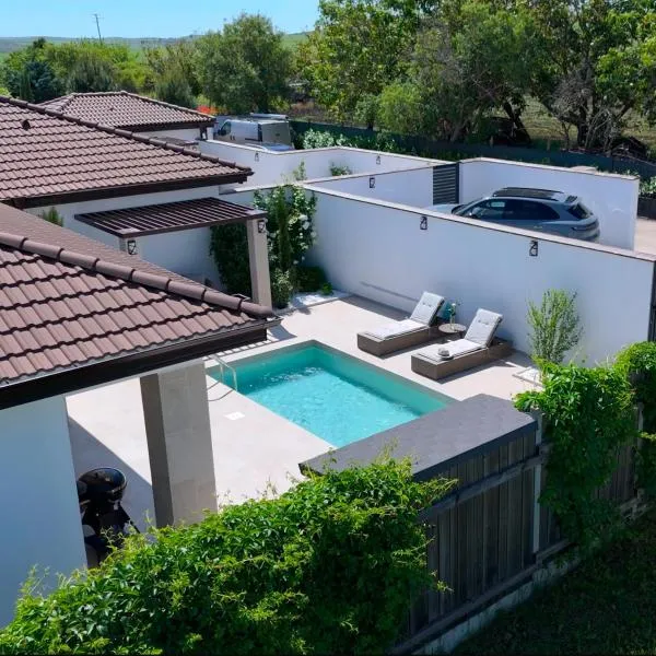 Courtyard Villa, Aleksandrovo, Hotel in Aleksandrovo