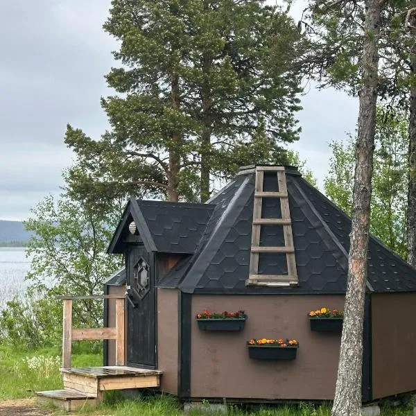 Camp Caroli Hobbit Hut, hotel v destinaci Jukkasjärvi