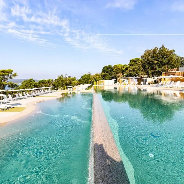 Elements Camping Selce Mobile homes, hotel u gradu Selce