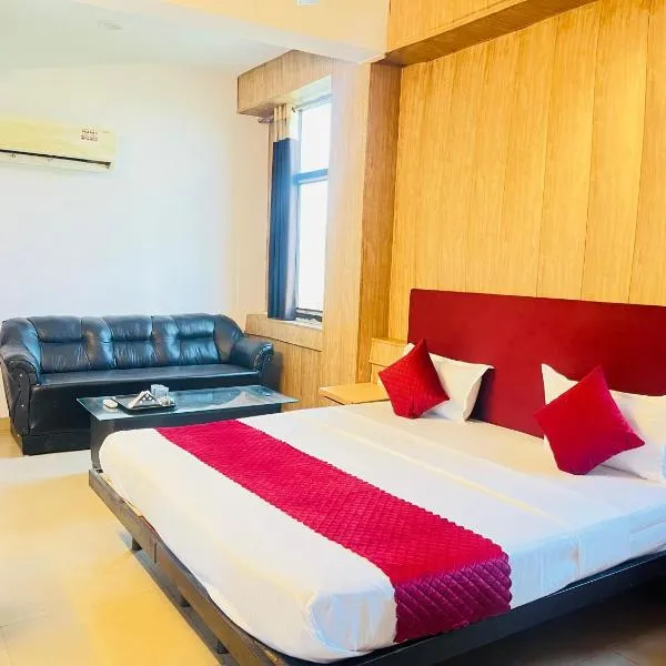 Hotel Black Stone Near Metro, hotell sihtkohas Ghaziabad