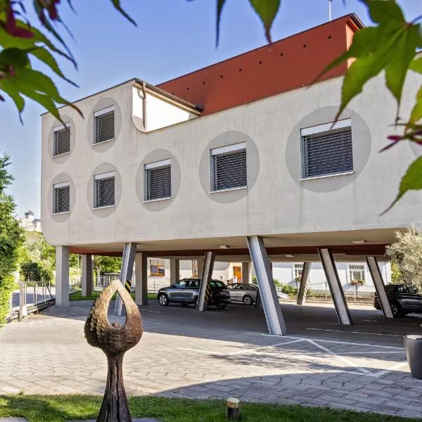Penzion Royal, hotel u gradu Trenčin