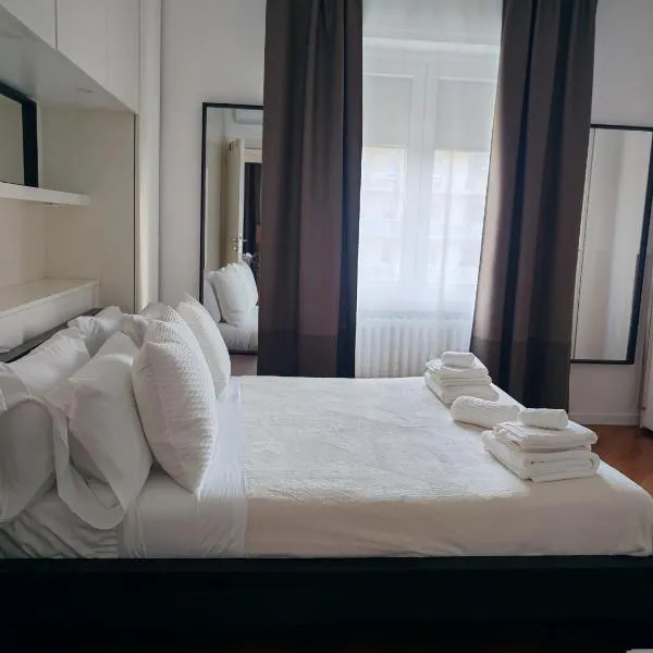 Manin Private SPA, Luxury Apartment very close to the sea, with beach umbrella and deckchairs included, hotel in Pescara