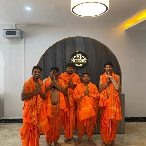 The Narendra hotel 700m away from the Ram Mandir, hotel em Ayodhya