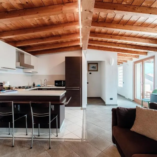La Colonghera by Quokka 360 - Lake Como Flat With Balcony And View, hotel a Carate Urio