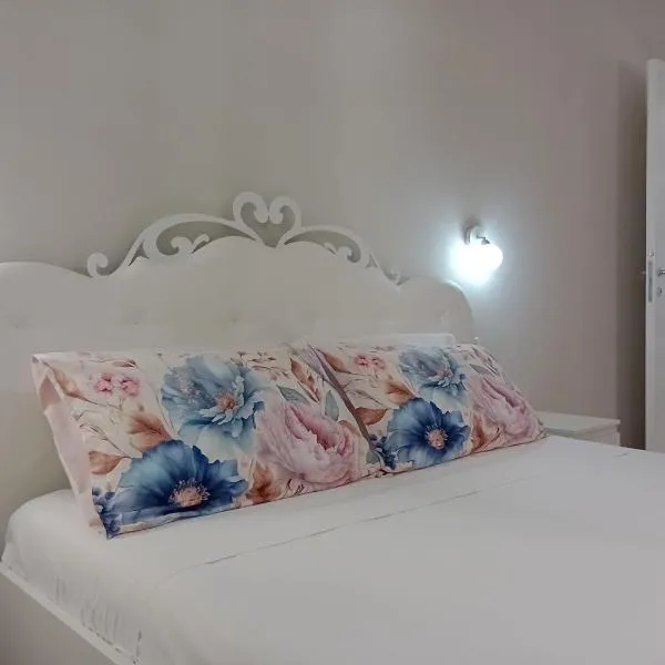 Viola di Mare Rooms and Parking, hotel v destinácii Termoli