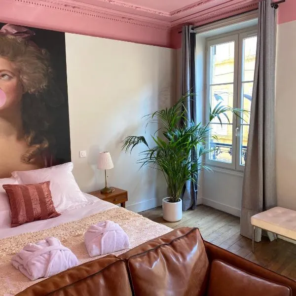 O'fil de soi e, hotel v destinaci Charlieu