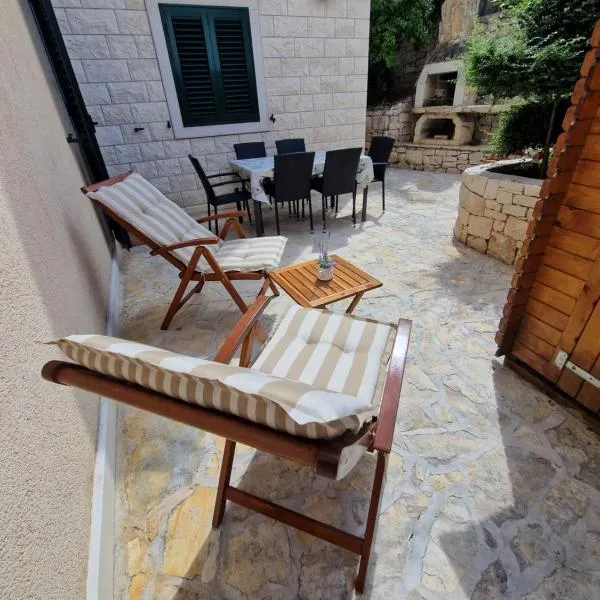Apartment CHARLY, hotel Supetarban
