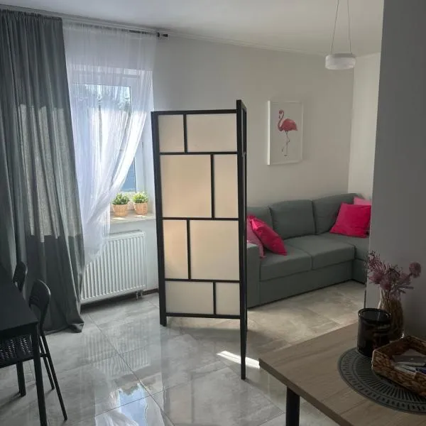 Cozy V&S apartment with two bedrooms, hotel in Choszczówka