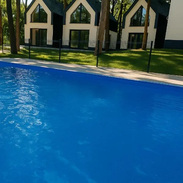 Treehouses, hotel in Skorochów