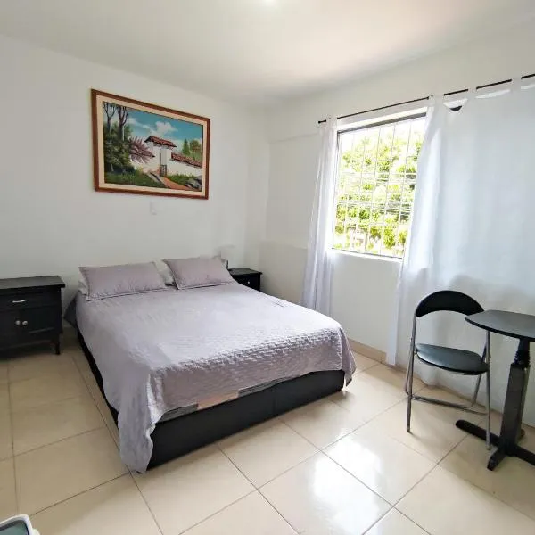 Hostal Casa Coliving Medellin, hotel in Medellín