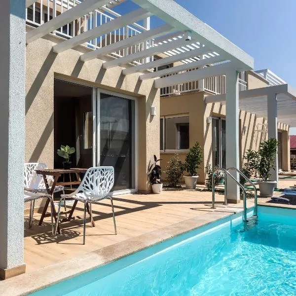 NA5 The Seaside Pool Villa, hotel a Nea Kalikratia
