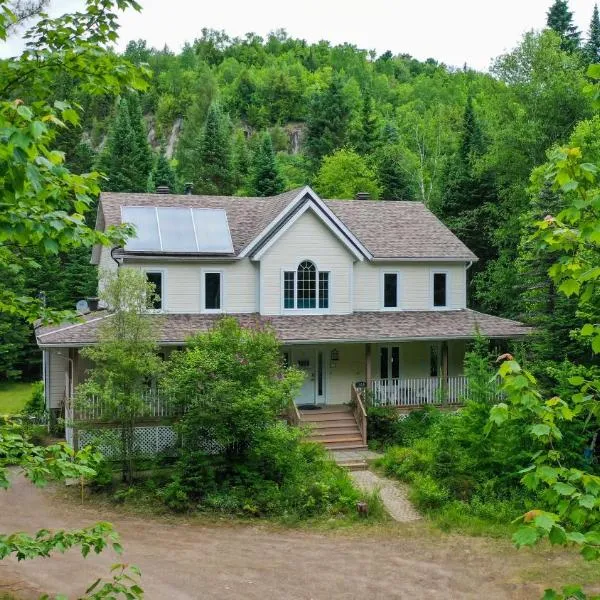 Gîte Crystal Inn, hótel í Mont-Tremblant
