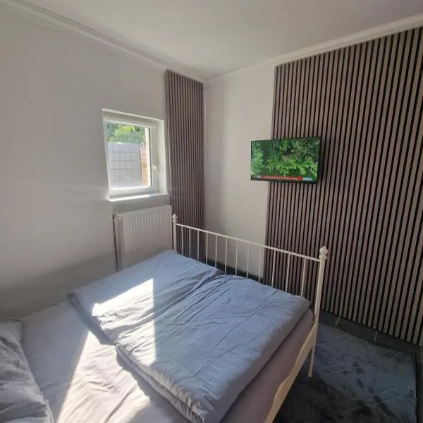Praktische Unterkunft im EG, hotel in Neumünster