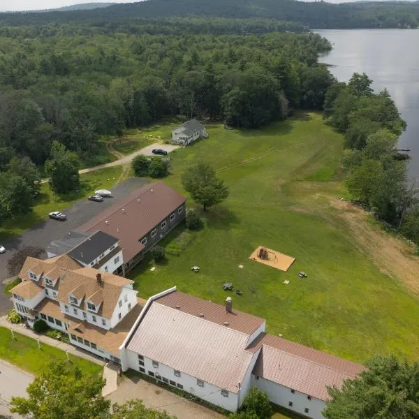 Lake Shore Farm Inn, hotel v destinaci Northwood