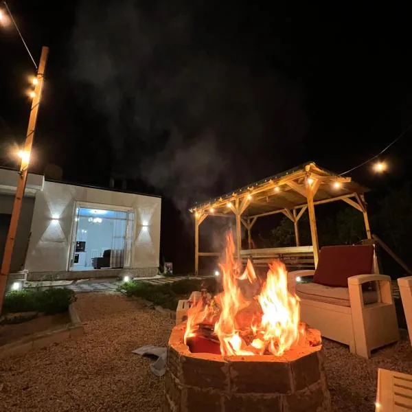 T & I Villa firepit, BBQ & grill, Hotel in Draç