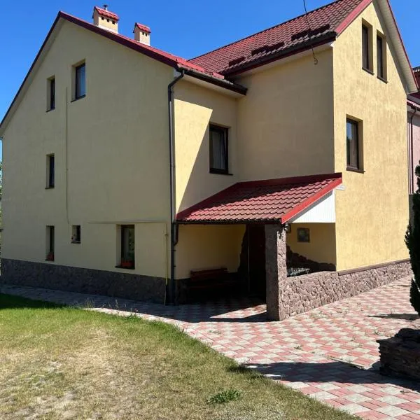 Oreste, hotel in Bryukhovychi