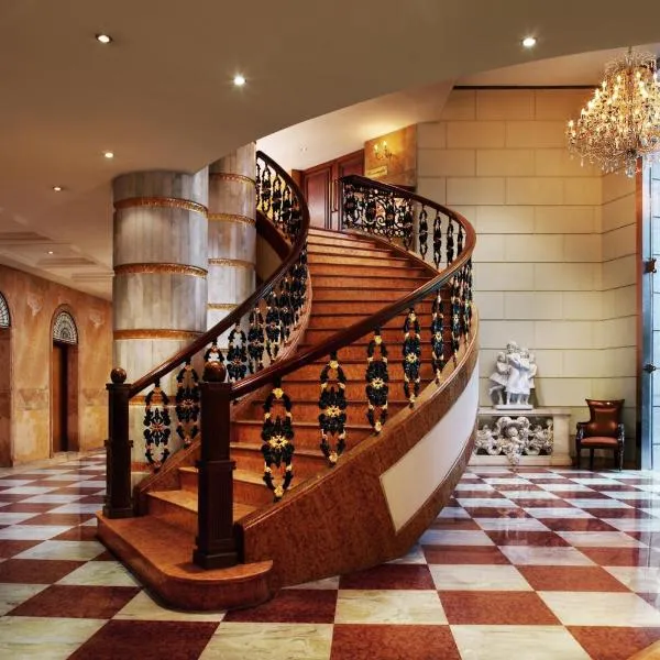 Hotel The Royal Plaza photo 2