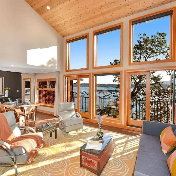 Salishan Tree House Suite, hotel in Cowichan Bay