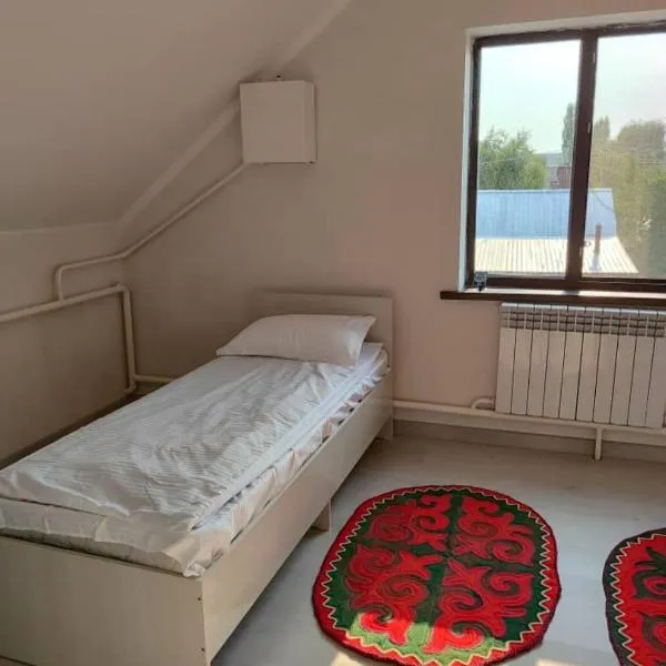 Guest House NAZIRA, hotel in Kazarman