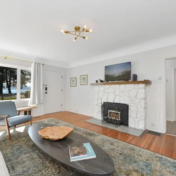 The Bayside Cottage, hotel in North Saanich