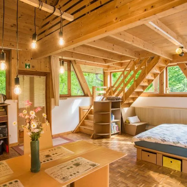 ECO-CHALET Bel Oiseau - Saint-Ursanne โรงแรมในแซ็ง-ตูร์ซาน