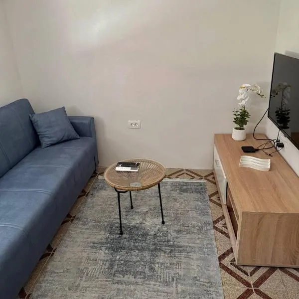 Tatjana apartman blue, hotel in Sutomore